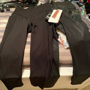 2 pr leggins 90degrees